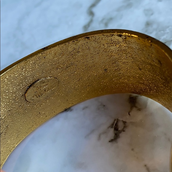 Inspiration antique goldtone cuff - Picture 6 of 6